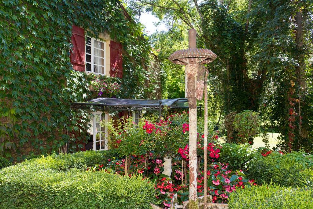 Bed & Breakfast Le Moulin Neuf Saint-Alvere Exterior photo